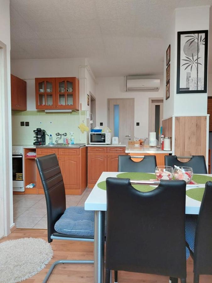 Nagcsalados Rozsa Apartman 발라톤엘 외부 사진