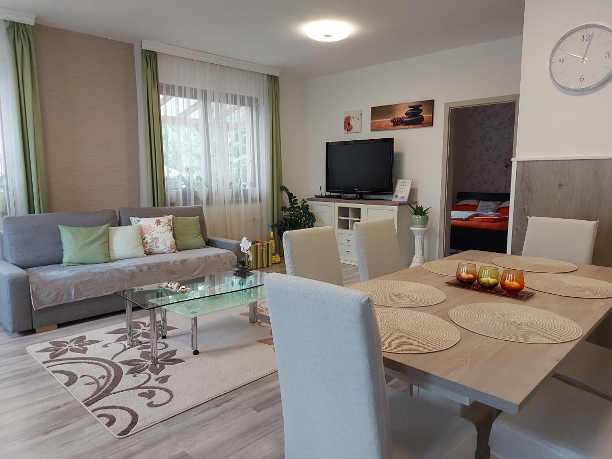 Nagcsalados Rozsa Apartman 발라톤엘 외부 사진